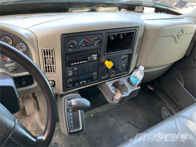 International 4300 Camiones con temperatura controlada