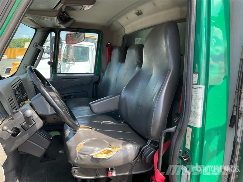 International 4300 Camiones con temperatura controlada