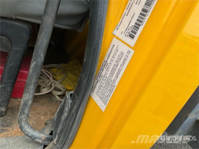 International 4300 Kombinētās vakumsūkņa mašīnas