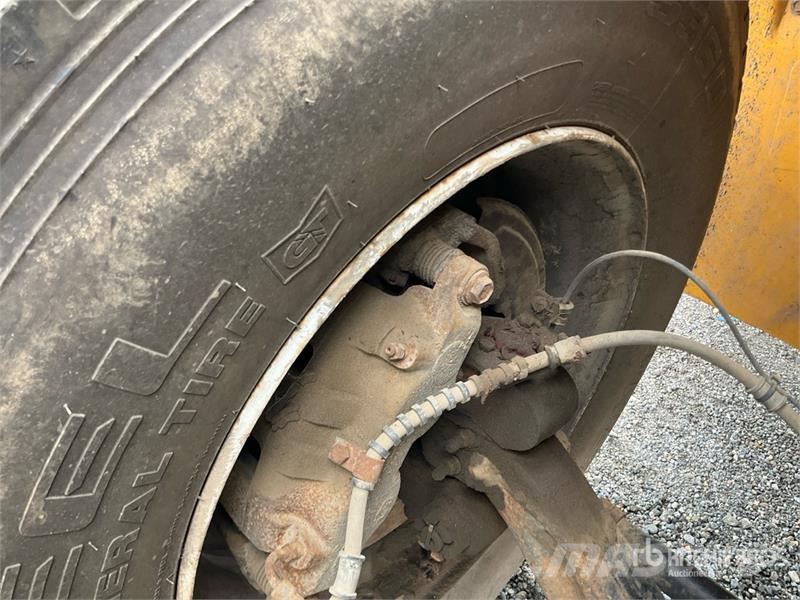 International 4300 Kombinētās vakumsūkņa mašīnas