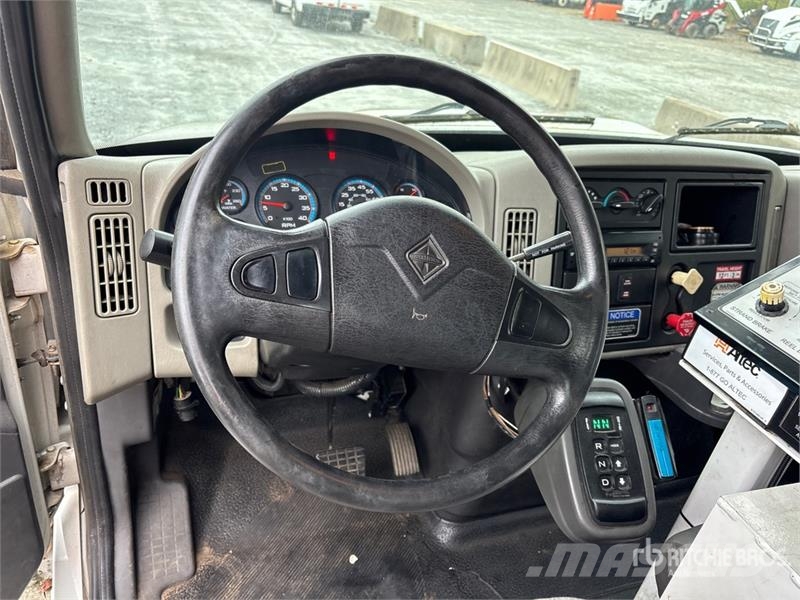 International 4300 Auto korpe