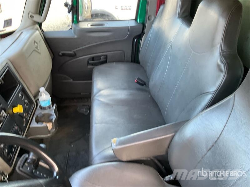 International 4300 Camiones con temperatura controlada