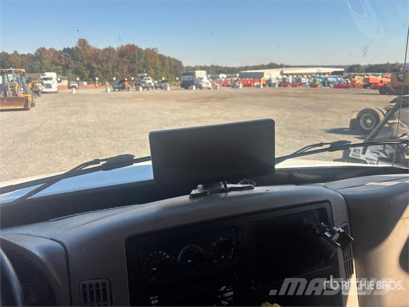 International 4300 Bakwagens met gesloten opbouw