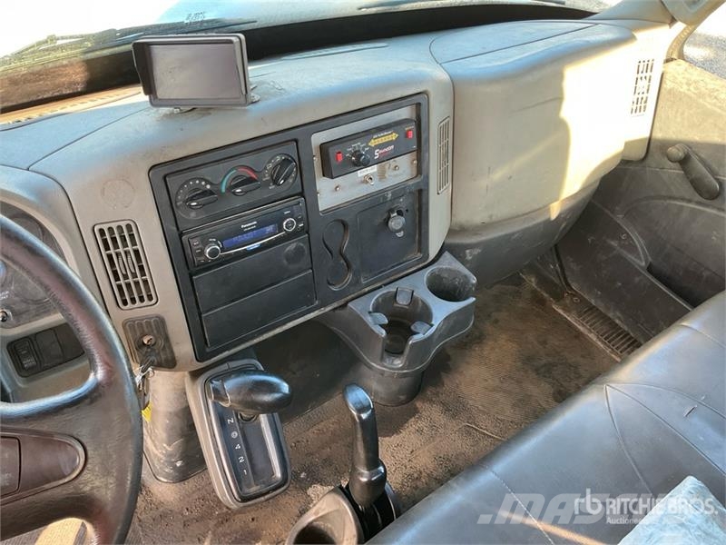 International 4300 Αποφρακτικά οχήματα