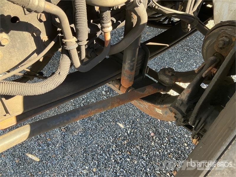 International 4300 貨箱式卡車