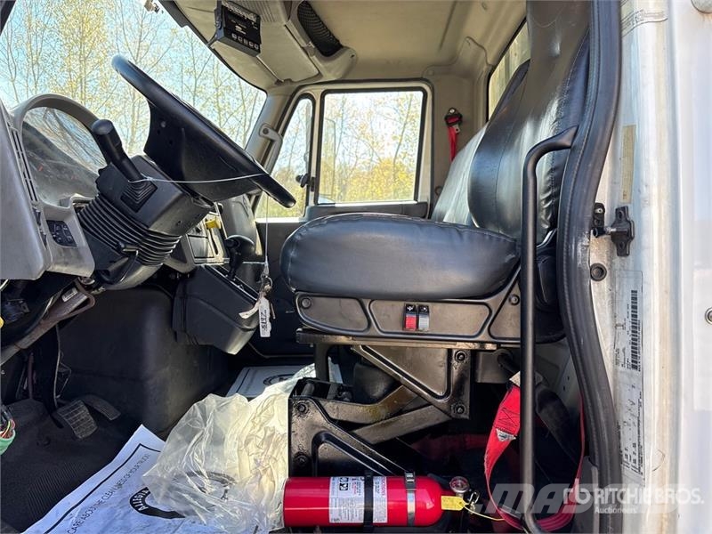 International 4300 Temperature controlled trucks