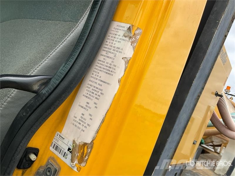 International 4300 Kombinētās vakumsūkņa mašīnas