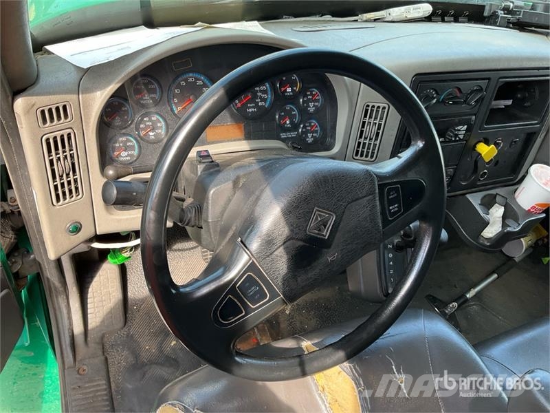 International 4300 Camiones con temperatura controlada