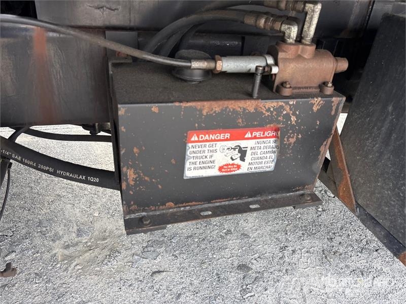 International 4300 Camiones volquete para virutas de madera