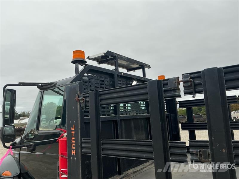 International 4300 多目的/汎用車両