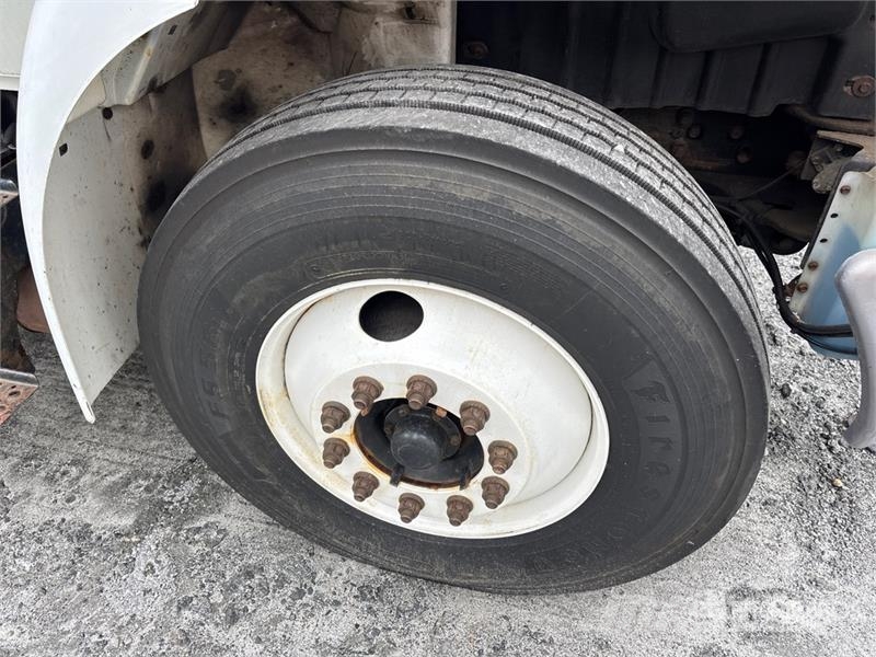 International 4300 Auto korpe
