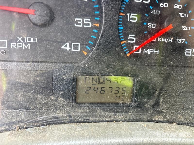 International 4300 タンカートラック