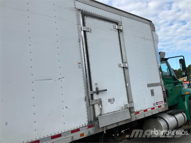 International 4300 Camiones con temperatura controlada