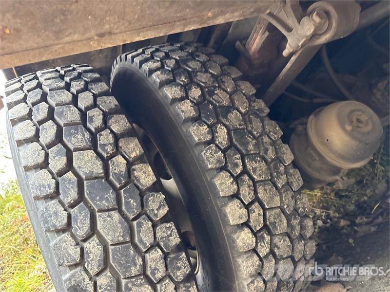 International 4300 Fahrzeug mit mobiler Bohranlage