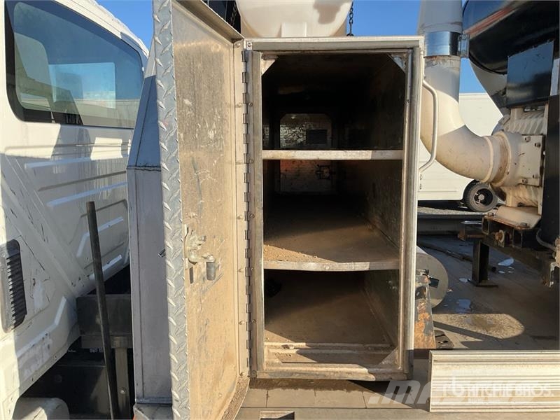 International 4300 Αποφρακτικά οχήματα