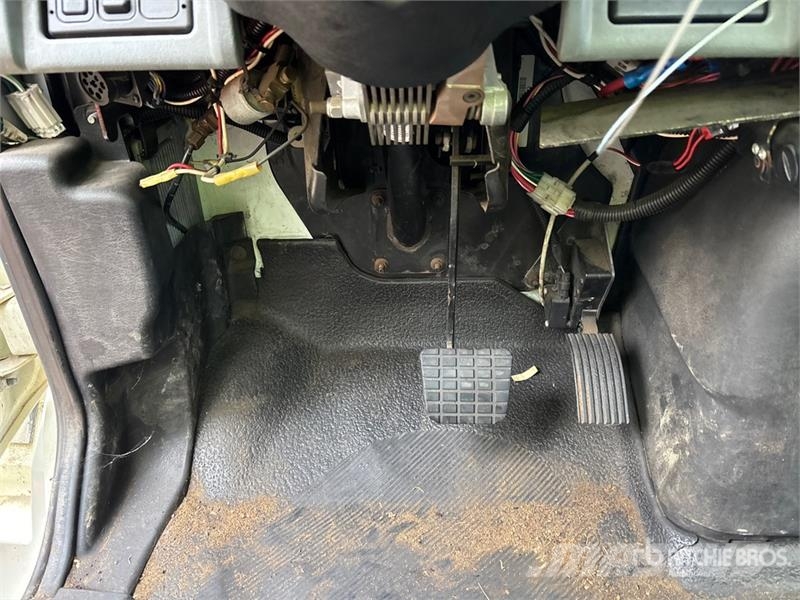 International 4300 Fahrzeug mit mobiler Bohranlage