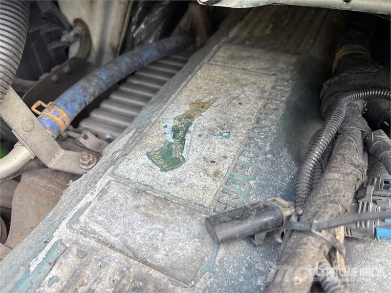International 4300 كابينة والداخلية