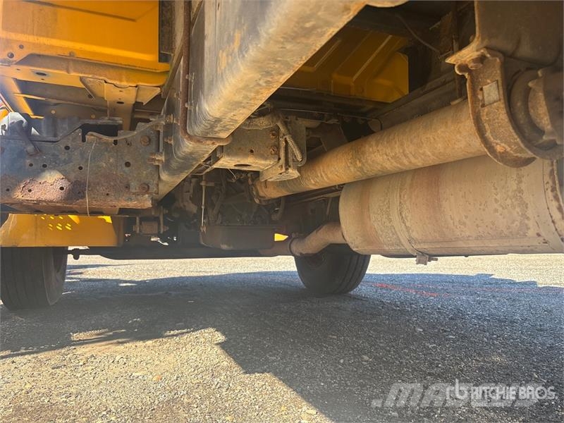 International 4300 شاحنات مزدوجة / خلخلة
