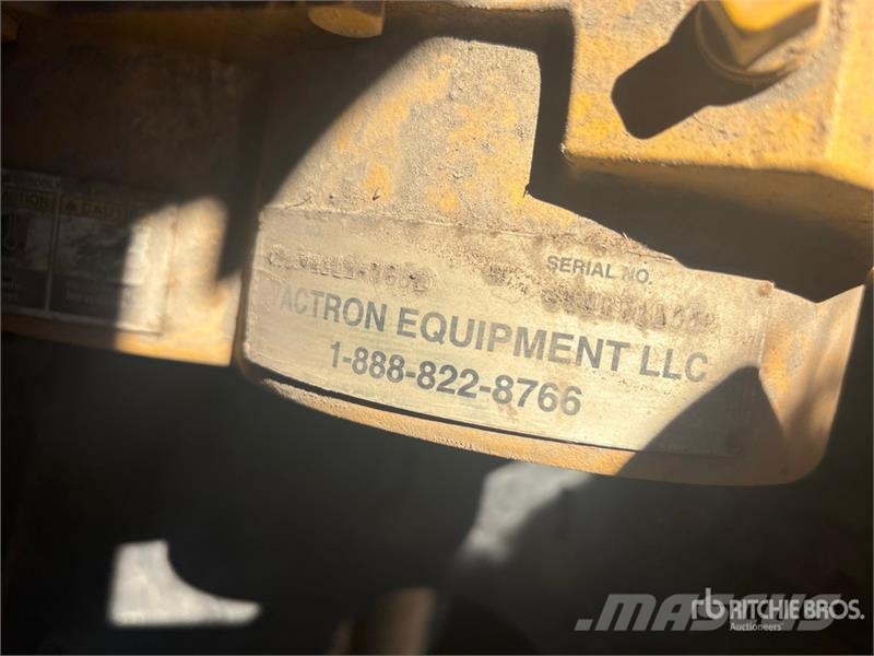 International 4300 شاحنات مزدوجة / خلخلة