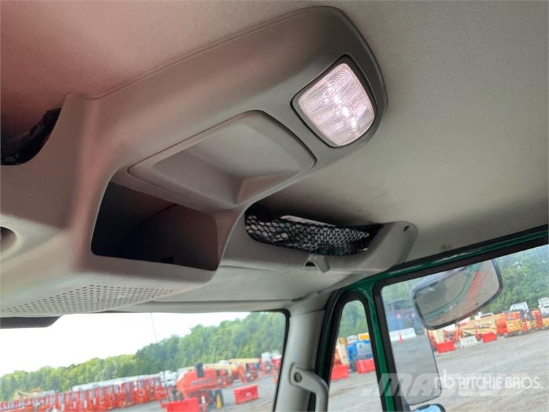 International 4300 Camiones con temperatura controlada