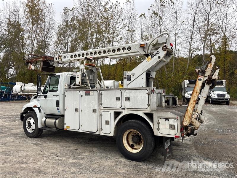 International 4300 Auto korpe