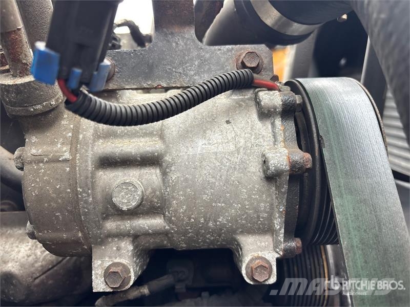 International 4300 Auto korpe