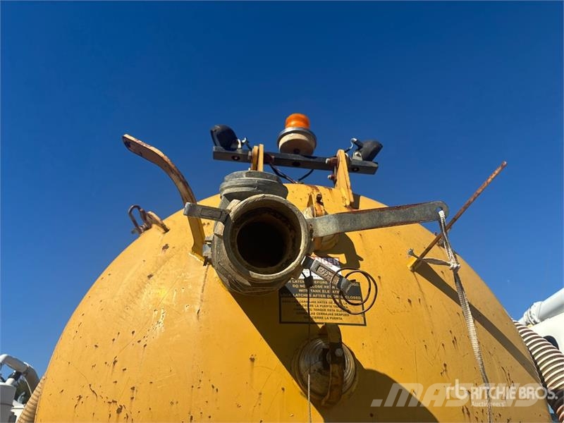 International 4300 شاحنات مزدوجة / خلخلة