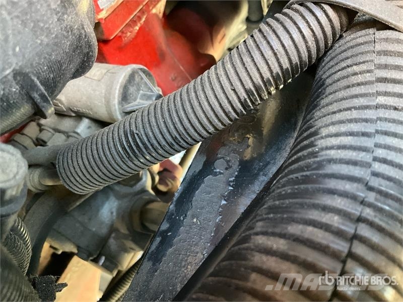 International 4300 貨箱式卡車