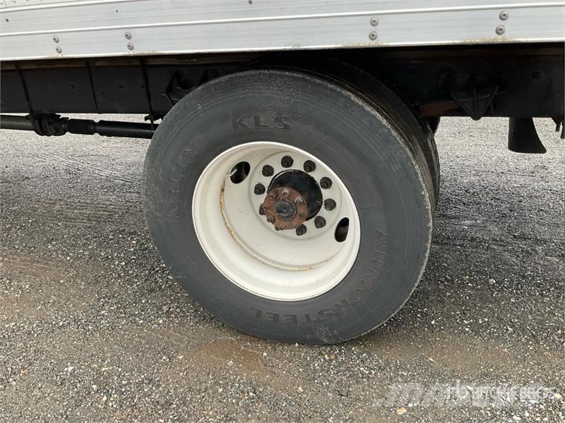 International 4300 Furgons