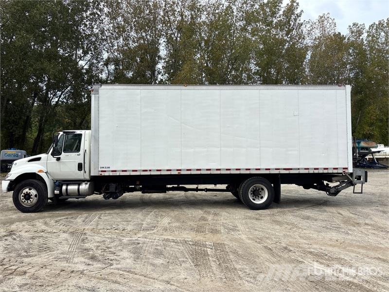 International 4300 Фургони