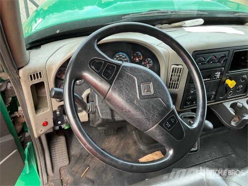 International 4300 Camiones con temperatura controlada