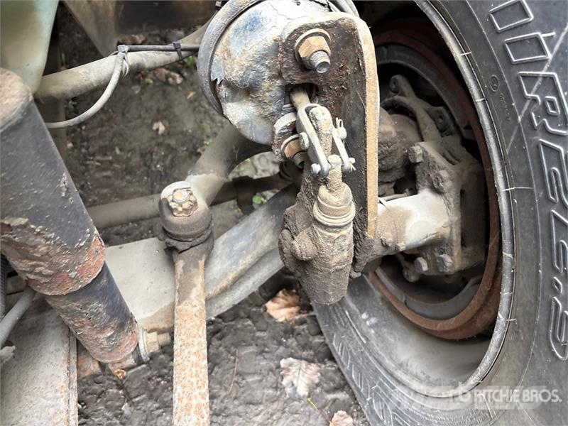 International 4300 Fahrzeug mit mobiler Bohranlage