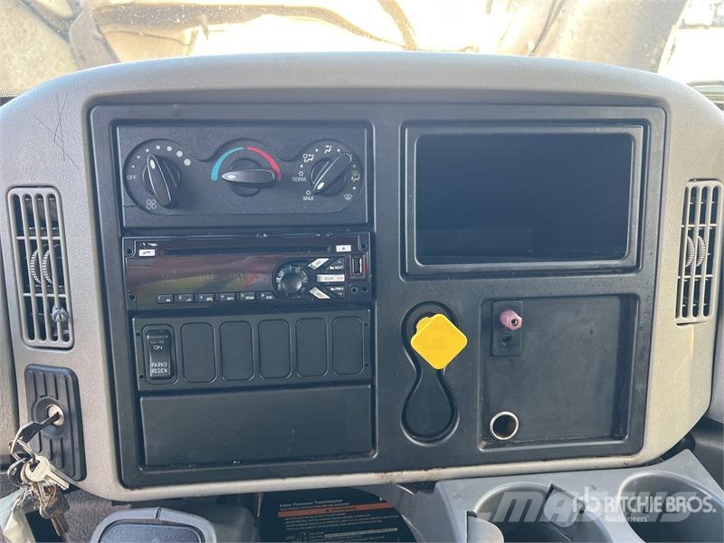 International 4300 Box trucks