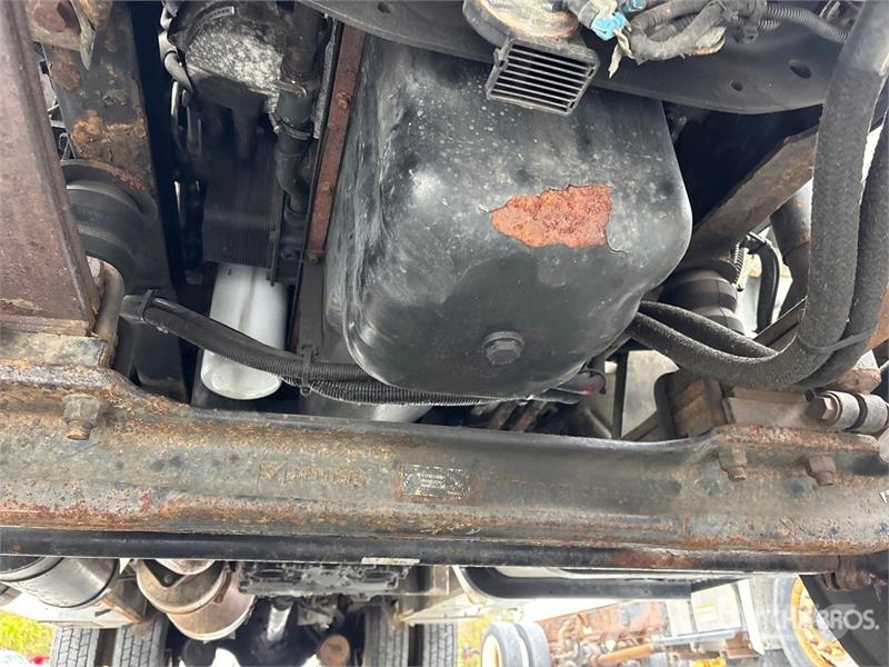 International 4300 Auto korpe