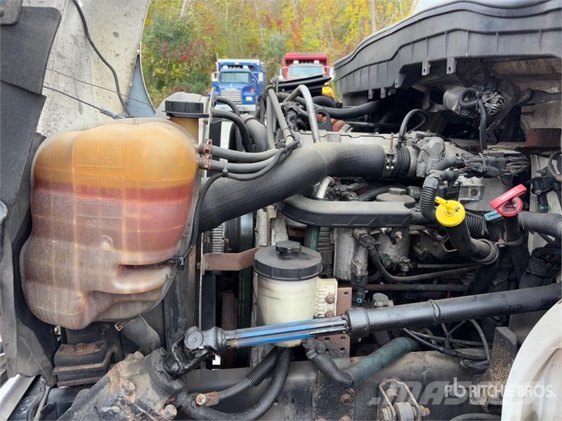 International 4300 Auto korpe