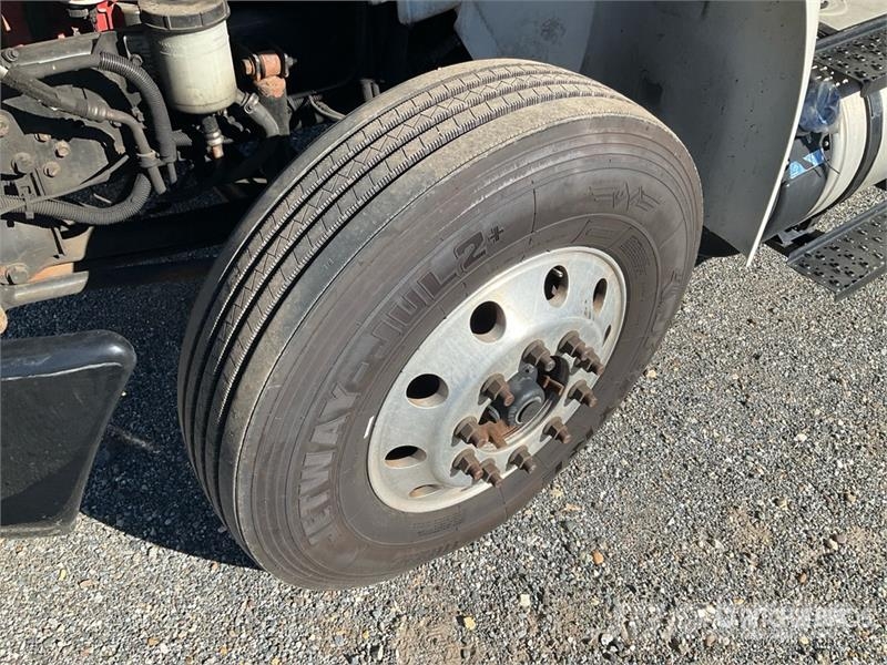 International 4300 貨箱式卡車