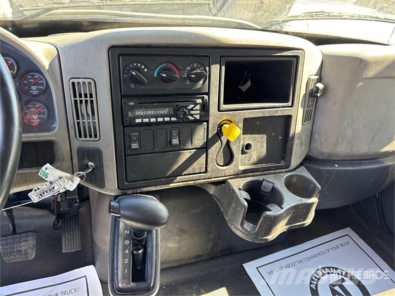 International 4300 Temperature controlled trucks