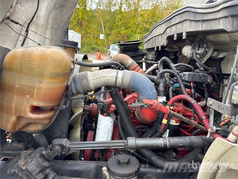 International 4300 Фургони