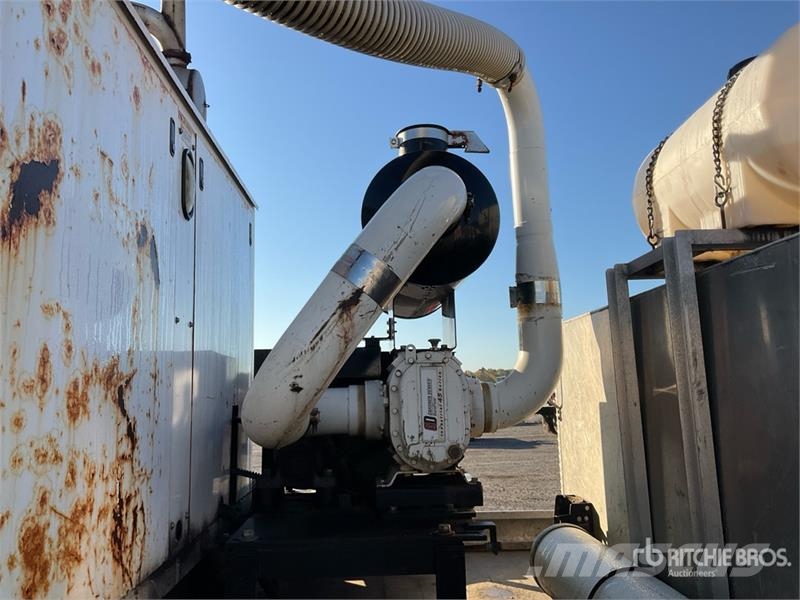 International 4300 Αποφρακτικά οχήματα