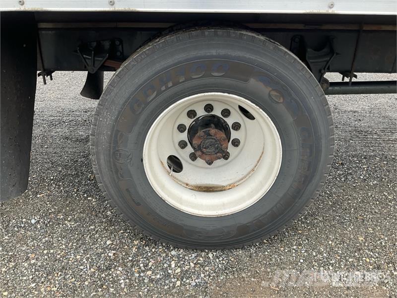 International 4300 Furgons