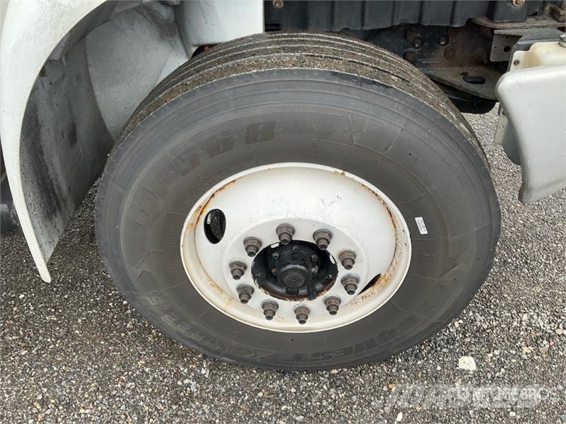 International 4300 Furgons