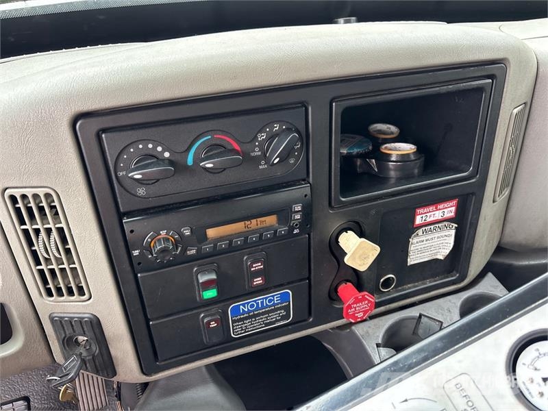 International 4300 Auto korpe