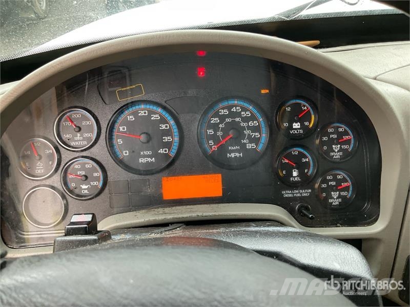 International 4300 Furgons