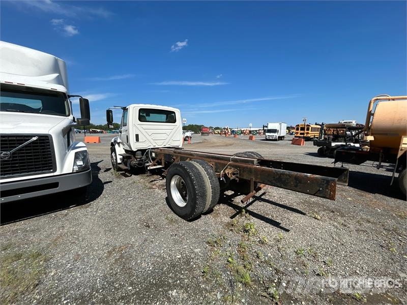 International 4300 Cabinas