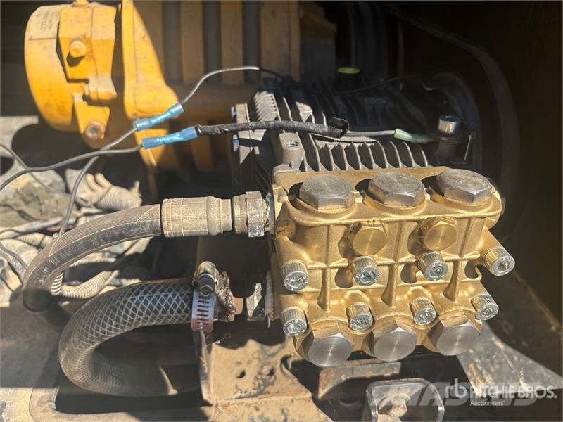 International 4300 شاحنات مزدوجة / خلخلة