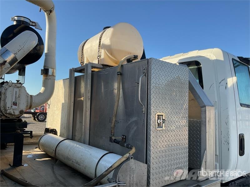International 4300 Αποφρακτικά οχήματα
