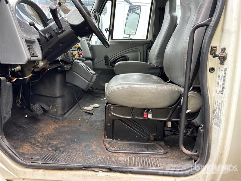 International 4300 Fahrzeug mit mobiler Bohranlage