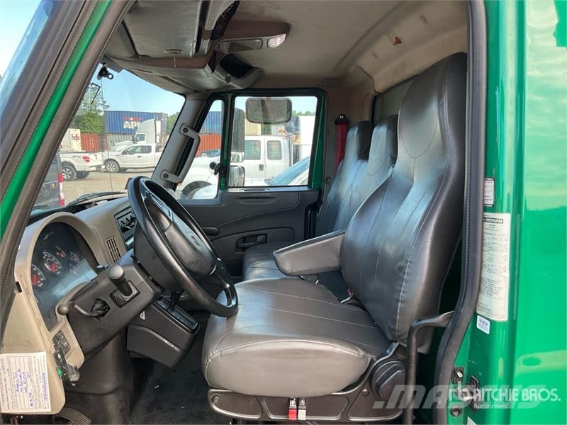 International 4300 Camiones con temperatura controlada