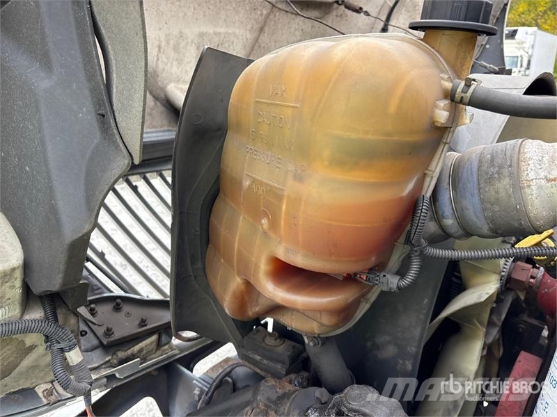 International 4300 Фургони