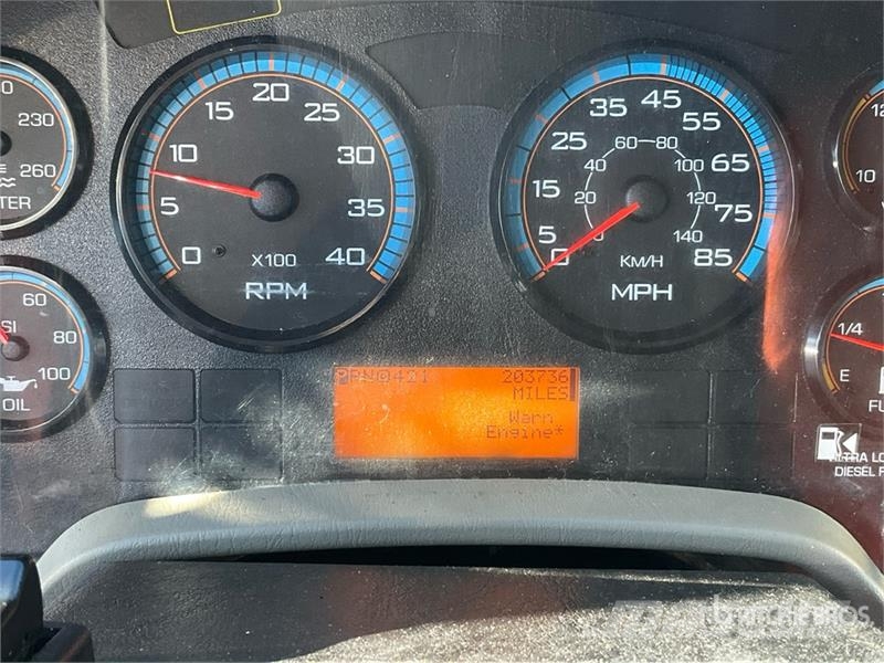 International 4300 貨箱式卡車